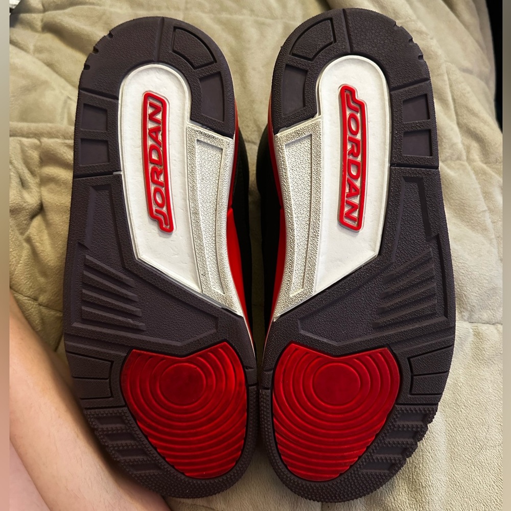 New With Box Men’s Size 10.5 Jordan Black and Red “Crimson” Athletic Shoes - Picture 5 of 5